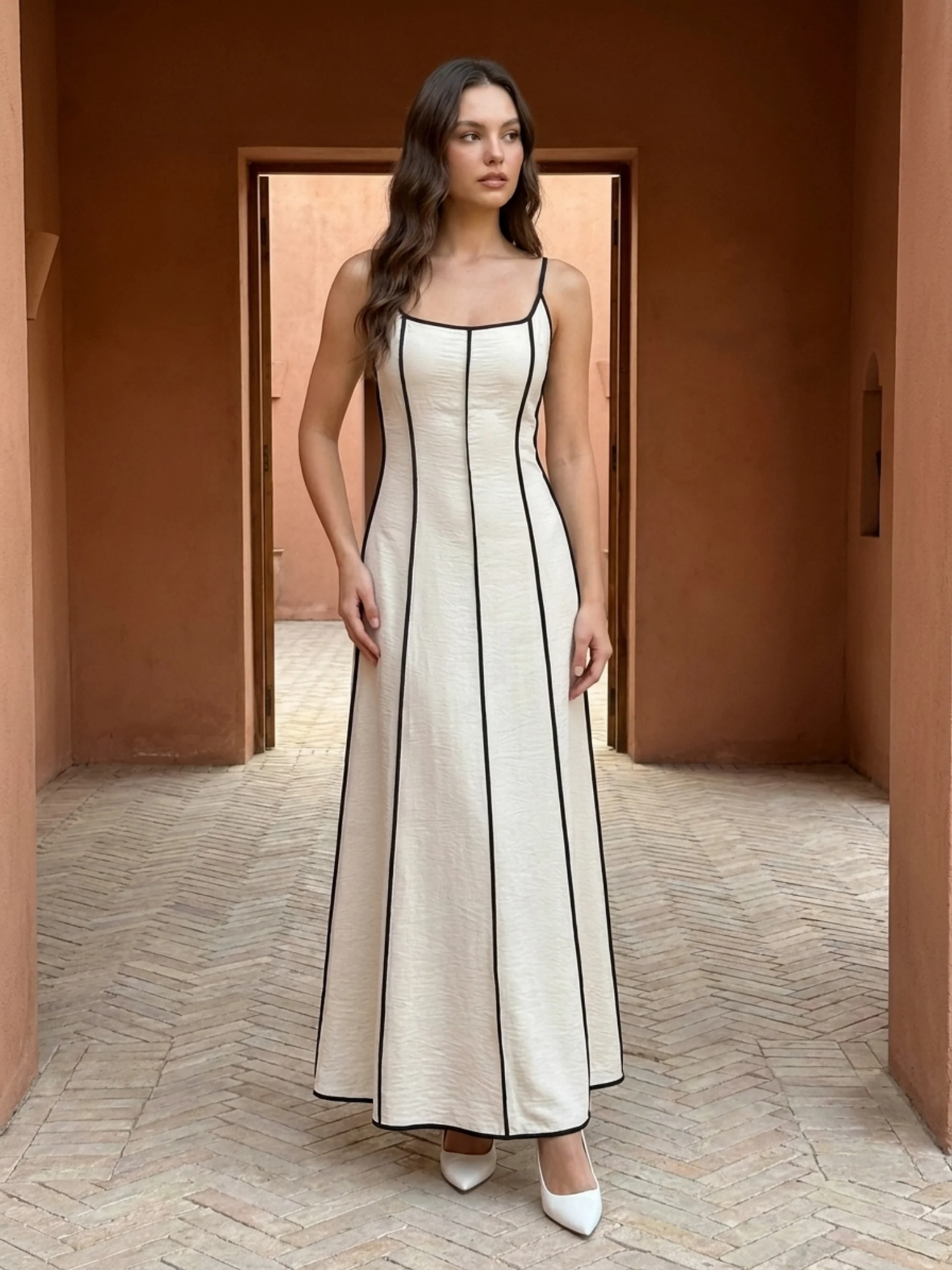JOVANNA Women's Spaghetti Strap Contrast Trim Maxi Dress