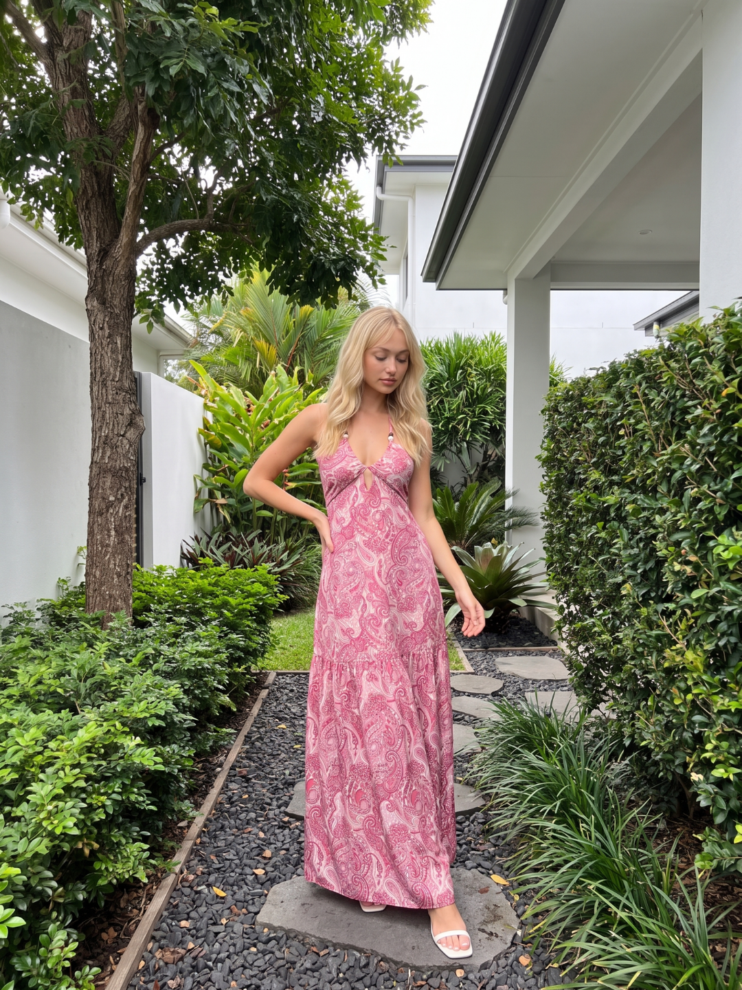 DESIREE Women's Halter Neck Paisley Print Backless Maxi Dress