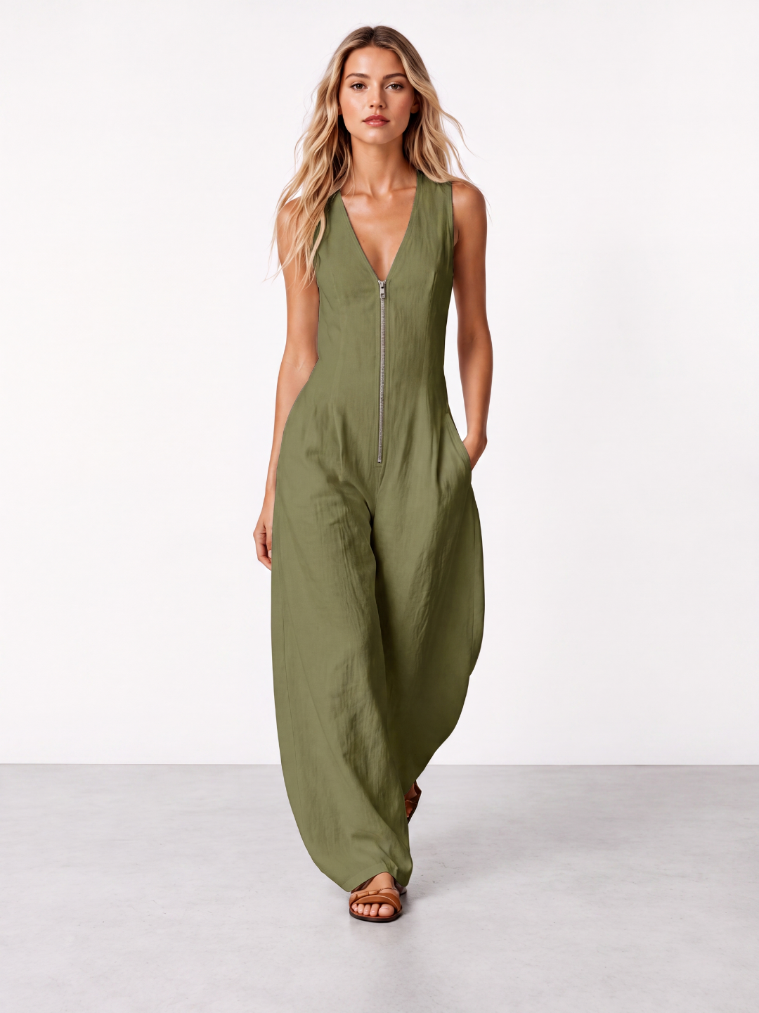 QUINCY Women's Zip-Front V-Neck Wide-Leg Jumpsuit